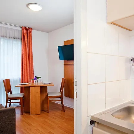 Sejours & Affaires La Beaujoire 2* Ναντ